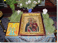 Аналой в храме Озерянской иконы Божией Матери. <Нажмите, чтобы увеличить>
